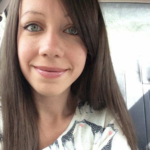 Meet your Posher, Liz - Picture 1 of 1